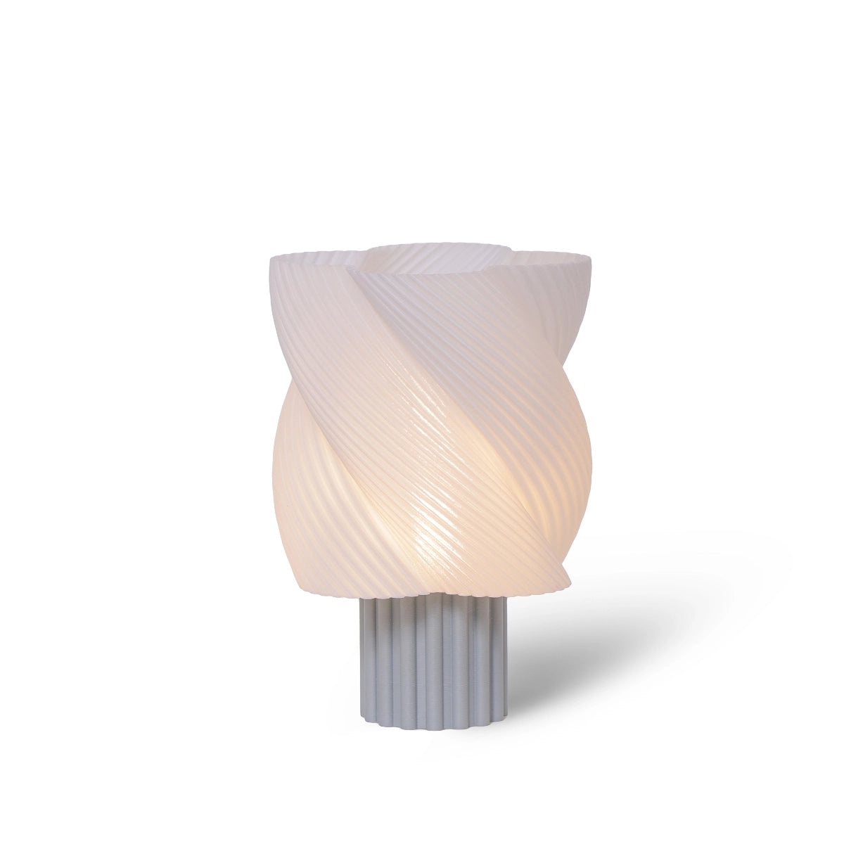 Sleek Table Light Design – MinimalPots